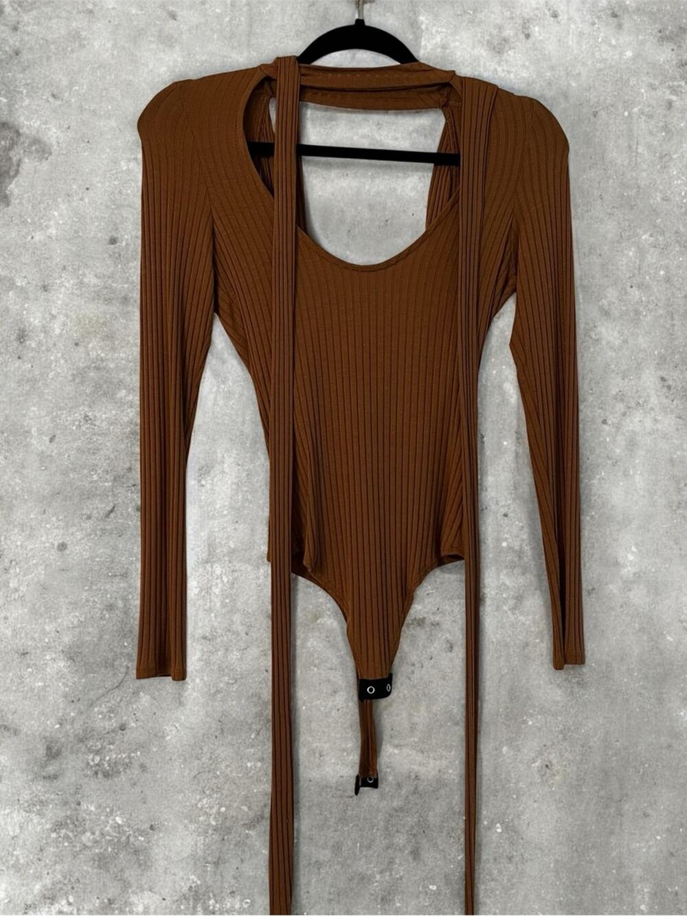 Brown Ribbed Long-Sleeve Backless Bodysuit with Tie